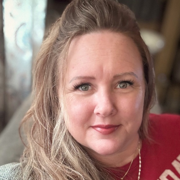 Meet your Posher, Tracie - Picture 1 of 1